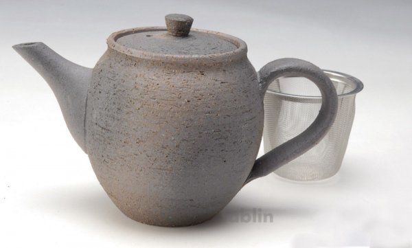 Photo1: Shigaraki pottery Japanese tea pot black glaze with stainless tea strainer