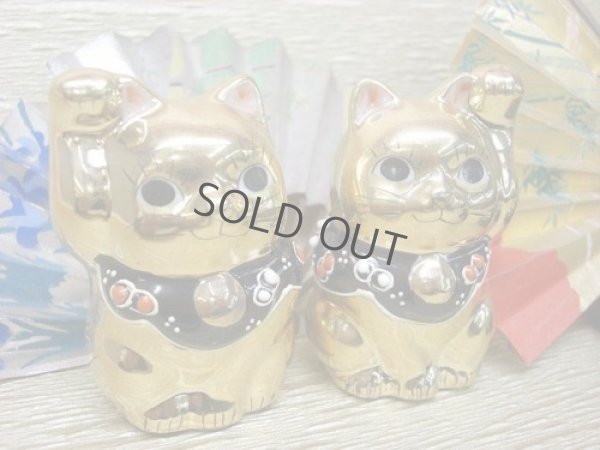 Photo2: Japanese Lucky Cat Kutani yaki ware Porcelain Maneki Neko Kinsai (set of 2)