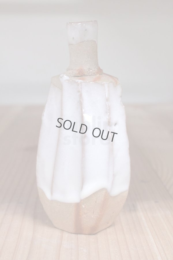 Photo3: Bizen ware pottery Sake bottle tokkuri white glaze mentori Tomoyuki Oiwa 300ml
