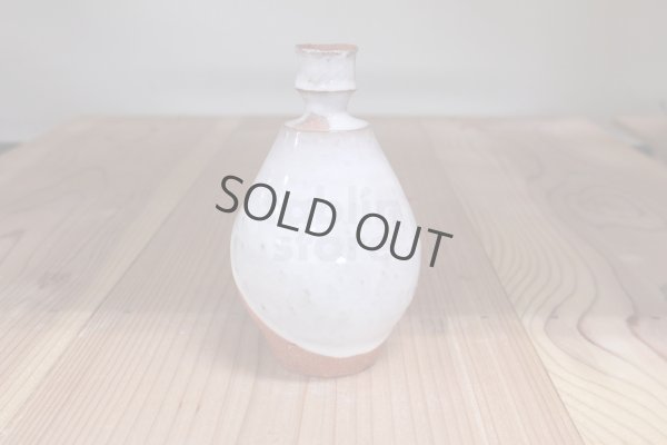 Photo3: Bizen ware pottery Sake bottle tokkuri white glaze Tomoyuki Oiwa 350ml
