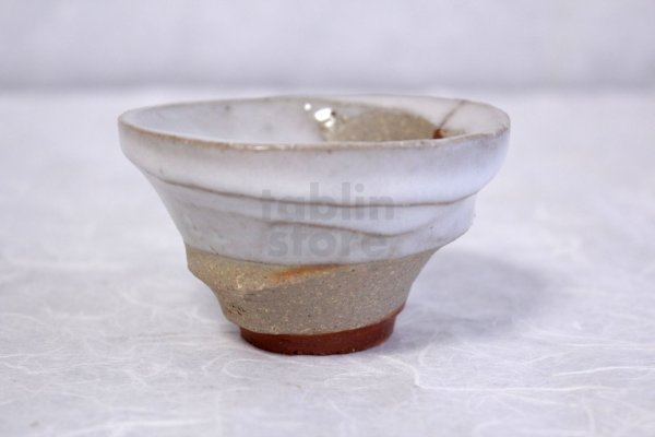 Photo2: Bizen ware pottery Sake guinomi tumbler Bar Mug white glaze kyo Tomoyuki Oiwa 60ml