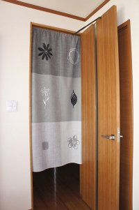 Noren CSMO Japanese door curtain Flowers on the campus 85 x 170cm