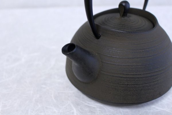 Photo2: ITCHU-DO HAKEME Japanese Cast Iron tea Kettle Nambu Tetsubin 1300ml