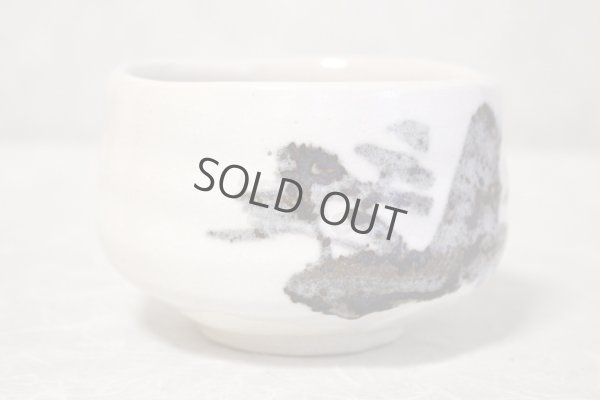 Photo7: Mino ware pottery Japanese tea ceremony bowl Matcha chawan sansui white shino