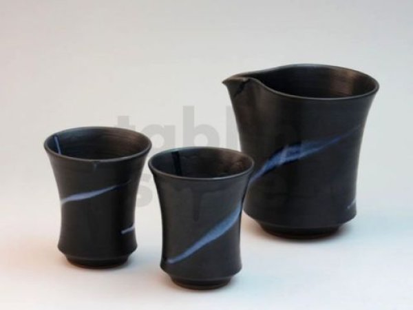 Photo1: Hagi ware Japanese Sake bottle and Sake cup set  Reishuki nagashi Tohru Funasaki