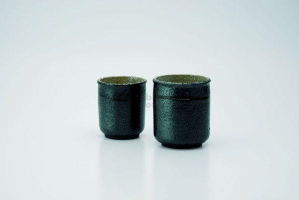 Photo1: Shigaraki wabe Japanese pottery tea cups sumi-black yunomi set of 2