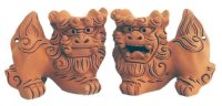 shiisa lion-shaped roof ornament of Okinawa pottery unglazed H 7.5cm set of 2　