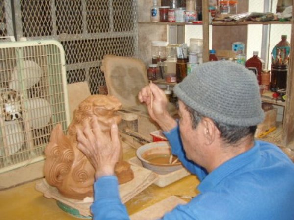 Photo3: shiisa lion-shaped roof ornament of Okinawa pottery unglazed H 7.5cm set of 2　