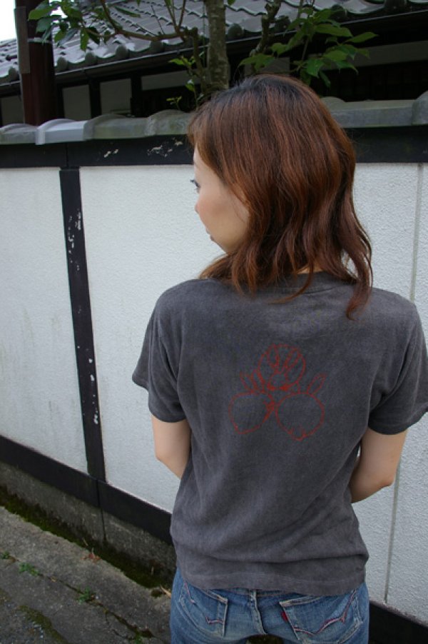 Photo2: Natural and Hand dyes Mitsuru unisexed T-shirt made in Japan three rabbits