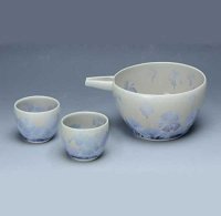 Kiyomizu porcelain Japanese sake bottle cups reishuki crystal-glaze white-blue