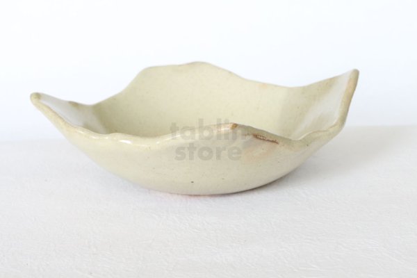 Photo1: Shigaraki pottery Japanese bowl yuragi henkei 14cm