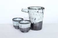 Kiyomizu porcelain Japanese sake bottle cups reishuki katakuchi shiro kairagi