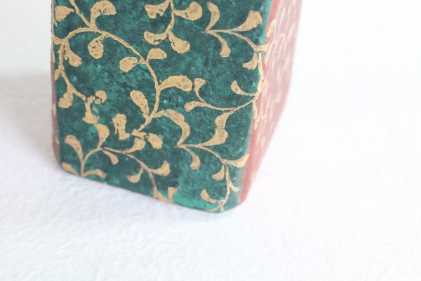 Photo8: Kutani porcelain Karakusa gold Japanese bud vase H11cm