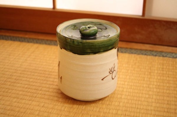 Photo2: Mino Japanese tea ceremony pottery water jar Mizusashi Oribe Gto