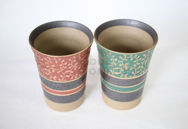 Photo2: Kutani porcelain Japanese Bar Mugs M3 Kin-karakusa gold green red set of 2