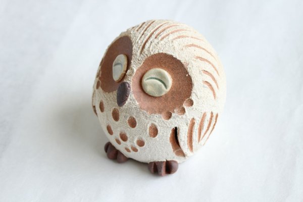 Photo2: Shigaraki pottery Japanese doll lucky owl hohoemi H100mm