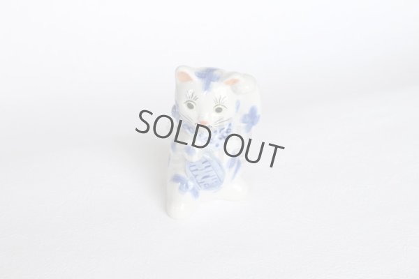 Photo1: Japanese Lucky Cat Kutani Porcelain Maneki Neko sansan sometsuke H 10cm 