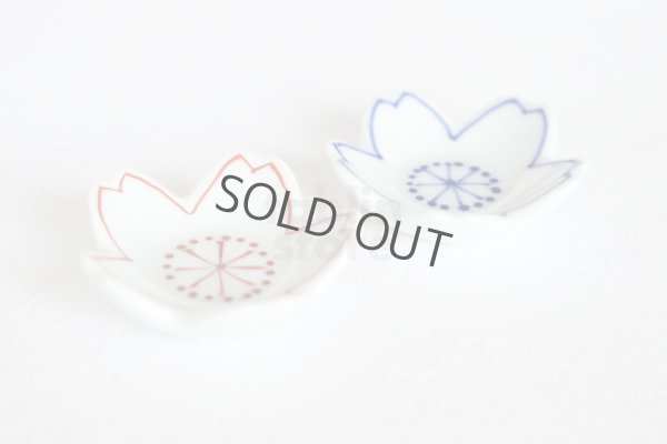 Photo4: Hasami Porcelain Japanese chopsticks & rest Cherry blossoms shape Gift set