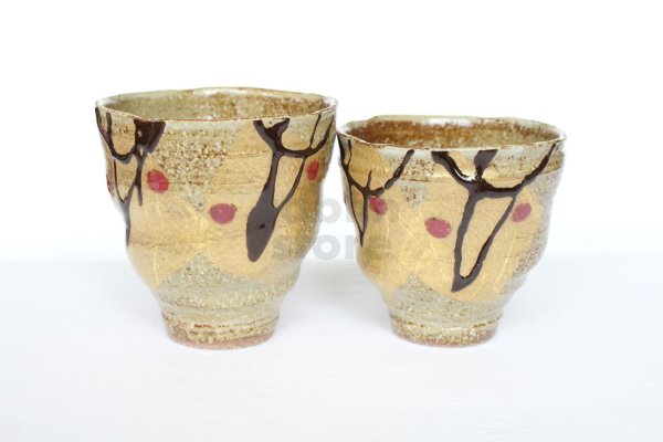 Photo2: Kutani yaki ware Kumi Yunomi Kinpaku kamon Gold Japanese tea cup (set of 2)