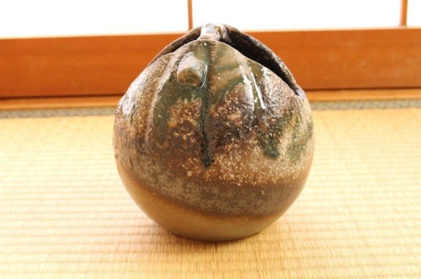 Photo2: Shigaraki Japanese pottery Vase tsuchi yohen teoke  H 15.5cm