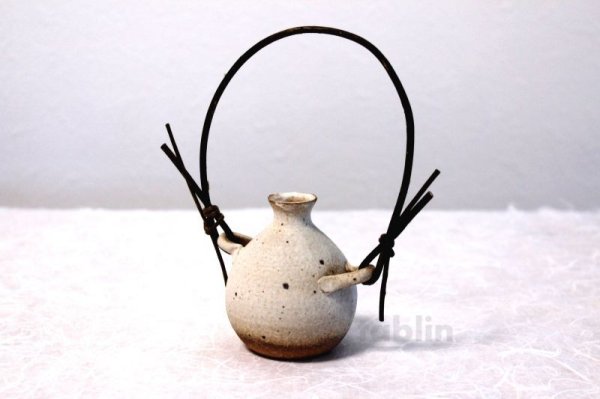 Photo2: Shigaraki pottery Japanese small vase mimituki wood handle H 7cm