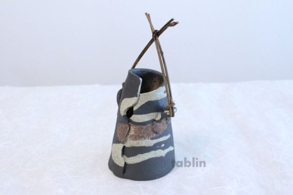 Photo2: Shigaraki pottery Japanese small vase Haori nishoku kake wood handle H 16.5cm