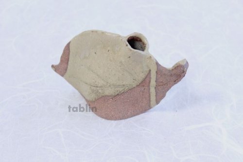 Other Images2: Shigaraki pottery Japanese small vase leaf H 75mm