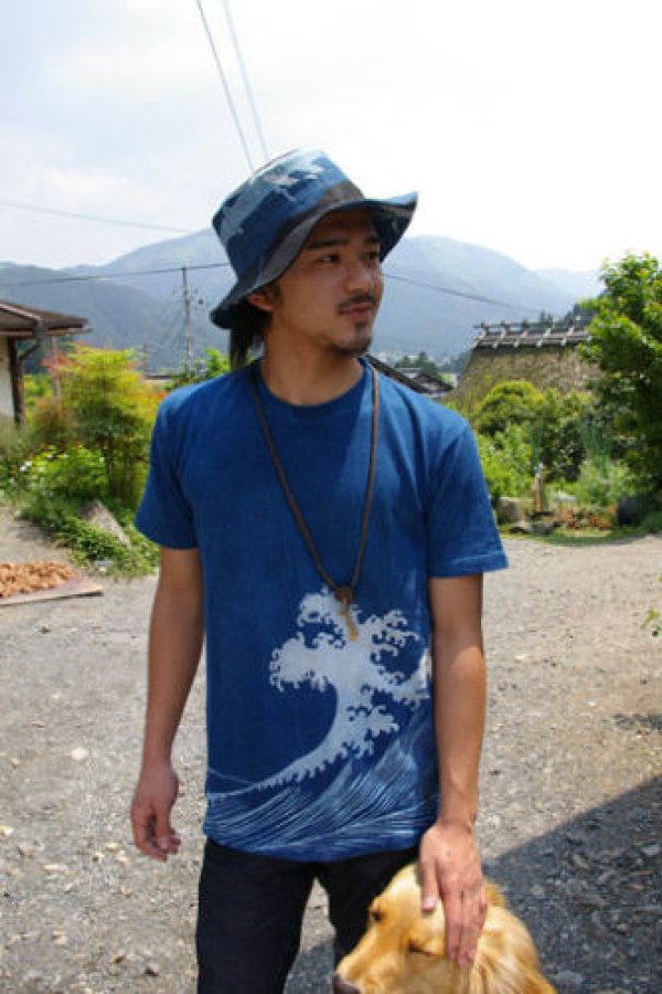 Photo1: Natural and Hand dyes Mitsuru unisexed T-shirt made in Japan Shiranami navy-blue