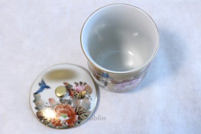 Photo2: Kutani porcelain Futatuki Honkin kacho gold Japanese tea cup (set of 2)
