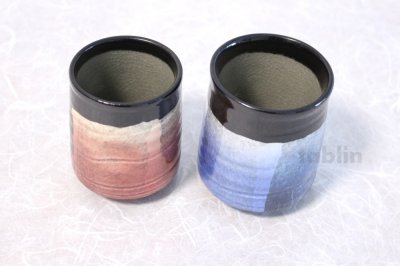 Photo2: Kutani Porcelain Yunomi Ginsai blue red haku m3 Japanese tea cup (set of 2)