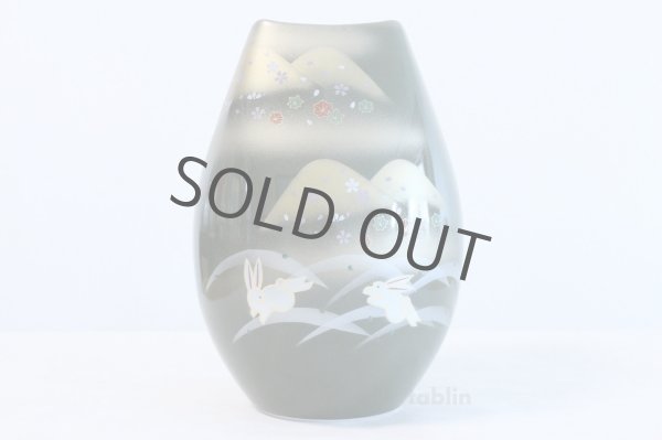 Photo2: Kutani yaki ware Rabbits Yoshino mauntain High Quality Japanese vase ,H24.5cm (2)