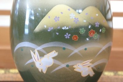 Photo2: Kutani yaki ware Rabbits Yoshino mauntain High Quality Japanese vase ,H24.5cm