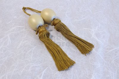 Photo1: Weight for Japanese hanging scroll FUCHIN stone Kutani porcelain gold pearl-like