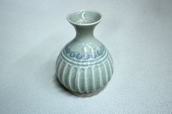 Photo1: Kiyomizu porcelain Japanese tokkuri sake bottle vase Minoru Ando shinogi haiyu  (1)