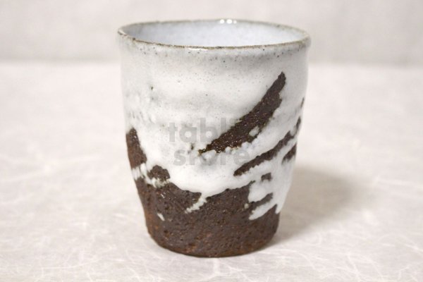 Photo1: Hagi Senryuzan climbing kiln Japanese pottery tumbler white nagashi go (1)