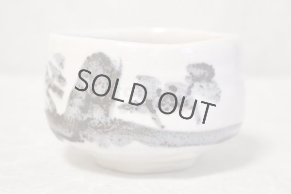 Photo5: Mino ware pottery Japanese tea ceremony bowl Matcha chawan sansui white shino (5)