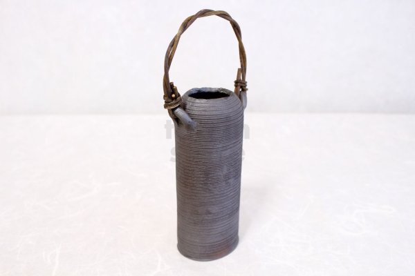 Photo4: Shigaraki pottery Japanese small vase ibushi tutu black H15cm (4)