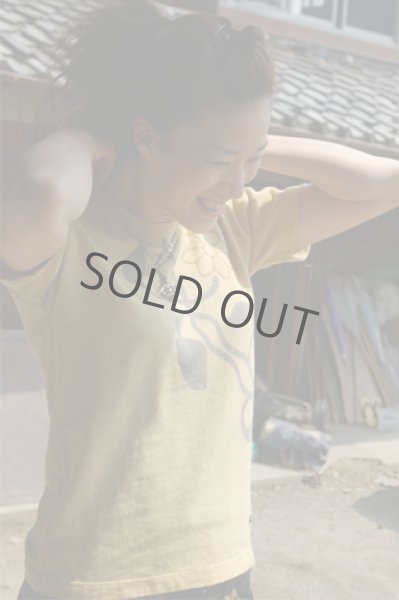 Photo3: Natural and Hand dyes Mitsuru unisexed T-shirt made in Japan karakusa (3)