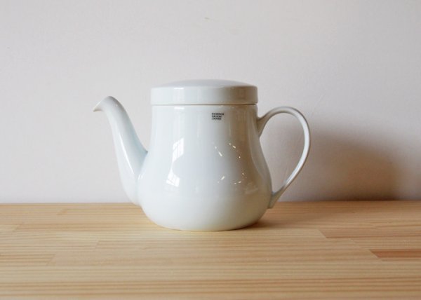 Photo2: Hasami Porcelain Japanese tea pot white ceramic torso 580ml (2)