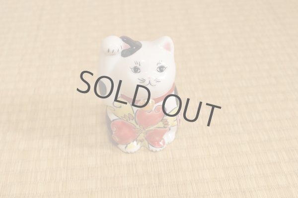 Photo2: Maneki Neko Japanese Lucky Cat Kutani Porcelain flower iroe H11.5cm (2)
