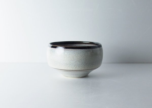 Photo1: Hasami Porcelain Japanese matcha bowl haku yuzu white (1)