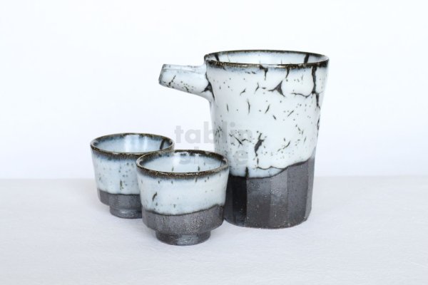 Photo1: Kiyomizu porcelain Japanese sake bottle cups reishuki katakuchi shiro kairagi (1)
