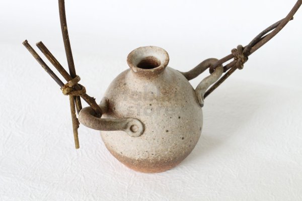 Photo9: Shigaraki pottery Japanese small vase mimituki wood handle H 7cm (9)