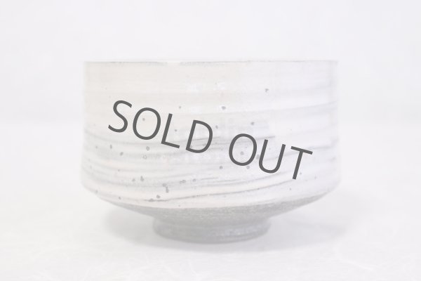 Photo1: Shigaraki pottery Japanese tea ceremony bowl white glaze hakeme matcha chawan (1)