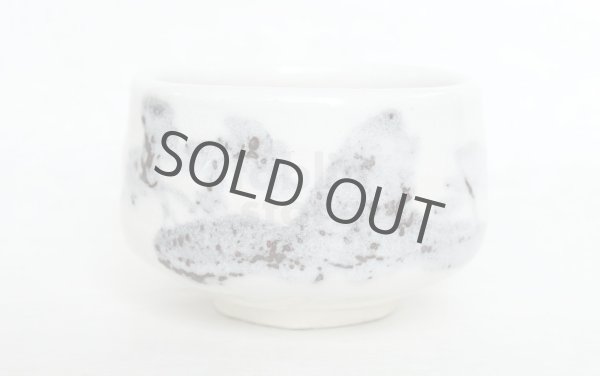 Photo3: Mino ware pottery Japanese tea ceremony bowl Matcha chawan sansui white shino (3)