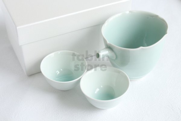 Photo2: Hasami ware Japanese Sake bottle and Sake cup set Seiji light blue glaze (2)