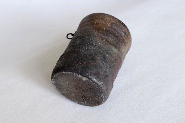 Photo2: Shigaraki pottery MG Japanese wall-hanging vase tabimakura kamahen H13cm (2)