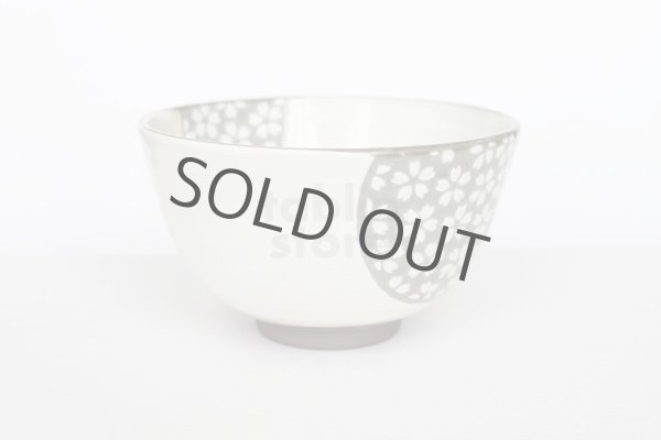 Photo5: Kiyomizu relief cherry gray Hiroshi Sasatani Japanese matcha tea bowl chawan (5)