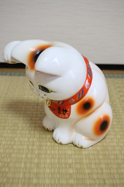 Photo9: Japanese Lucky Cat Tokoname YT Porcelain Maneki Neko bowing Right hand H25cm (9)