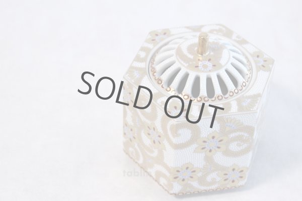 Photo4: Kutani yaki ware Japanese incense burner Hakuchibu gold karakusa H 10.5cm (4)